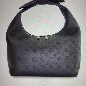 Louis Vuitton Why Knot MM Noir